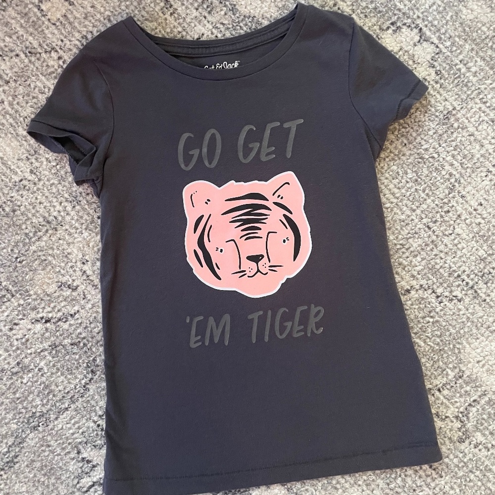 Go Get ‘em Tiger charcoal silver light pink t shirt